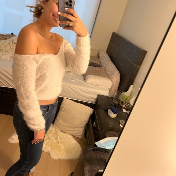 s Mink Pink White Sweater. Perfect condition! - Picture 7 of 8